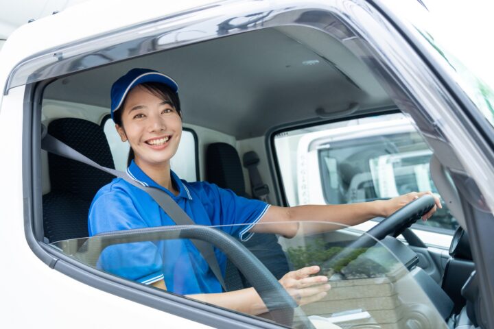 女性ドライバーが軽貨物運送業で働くメリットと、求められる理由 │物流に関する知識をまとめたメディア「ピックゴー物流コラム」