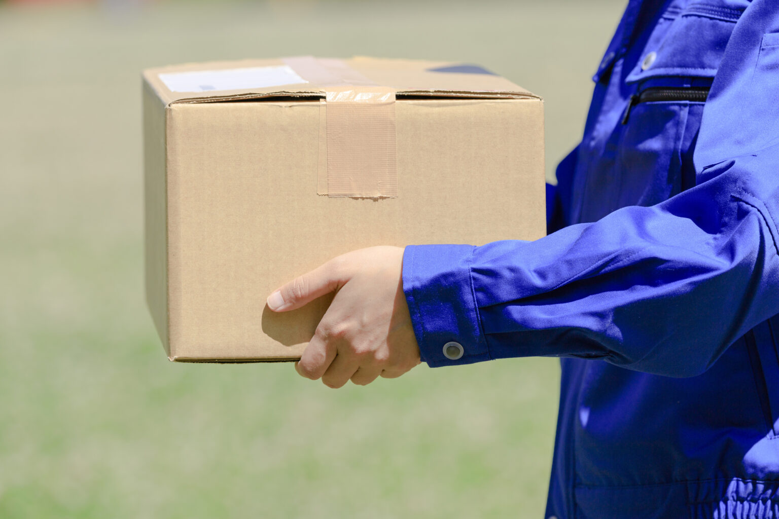 荷物を運ぶ主な方法|急な配送を頼みたいときに便利なサービスは? CBcloud column 荷物を運ぶ主な方法|急な配送を頼みたいときに便利なサービスは? CBcloud column